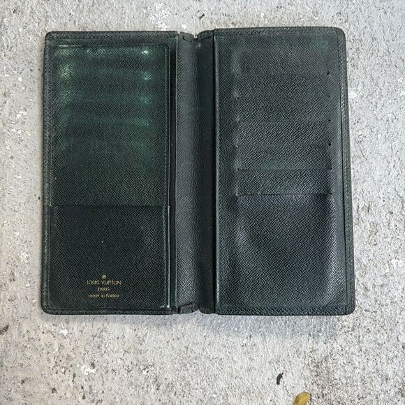 Louis Vuitton Wallet - Picture 3 of 7